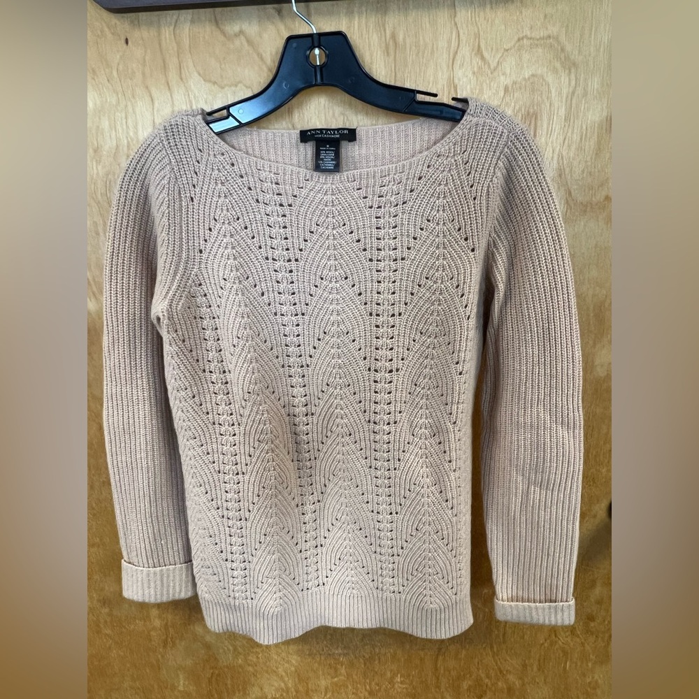 Ann Taylor M Cashmere wool blend Camel Tan sweater Excellent ribbed Size Small